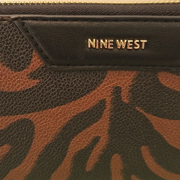 WOMEN'S NINE WEST ZIP AROUND FAUX LEATHER WALLET NWT - Picture 6 of 9